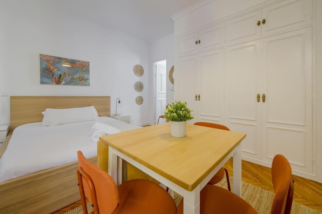 Petite E Chic Loft Para 3 En El Corazon De Madrid Eksteriør billede
