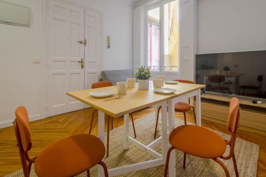 Petite E Chic Loft Para 3 En El Corazon De Madrid Eksteriør billede