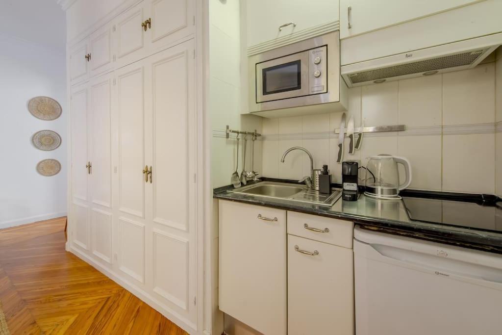 Petite E Chic Loft Para 3 En El Corazon De Madrid Eksteriør billede