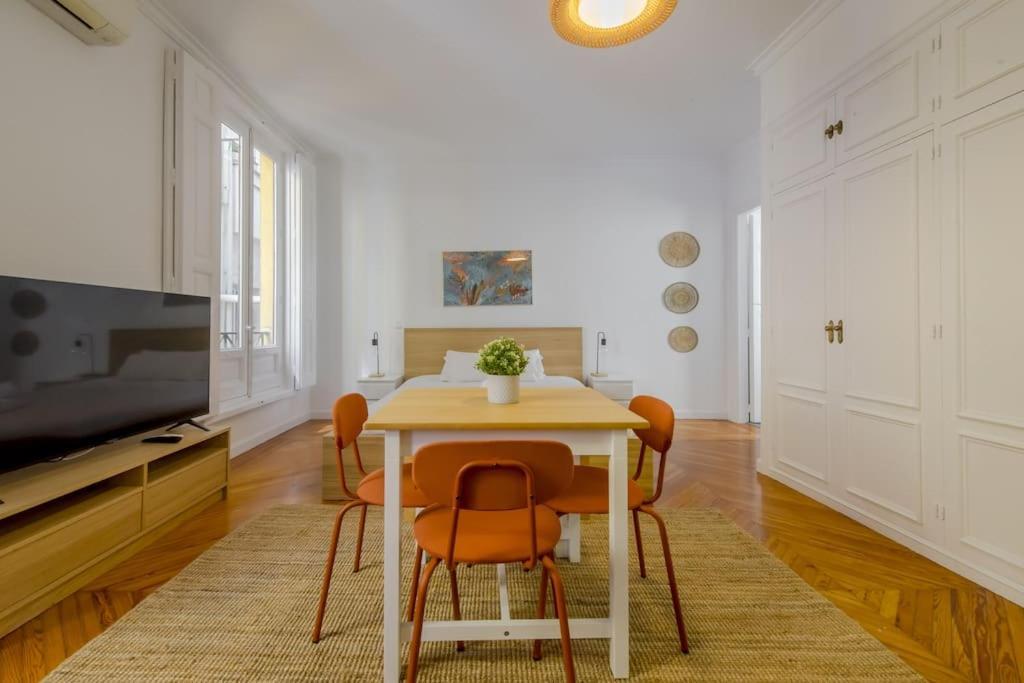 Petite E Chic Loft Para 3 En El Corazon De Madrid Eksteriør billede